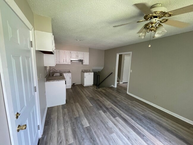 Kitchen/ eat in/ dishwasher provided - 5241 Cornell Drive