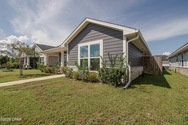 Building Photo - 1004 Seafoam St