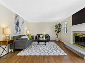 Building Photo - 546 Lincoln St