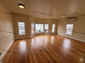 Building Photo - 242 NW Chehalis Ave