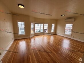 Building Photo - 242 NW Chehalis Ave