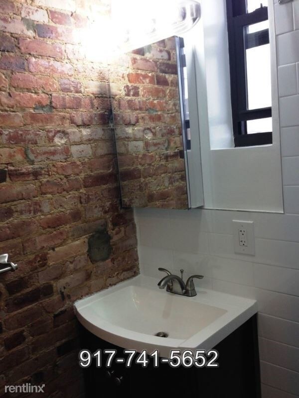 Building Photo - 1 br, 1 bath Apartment - 489 Clinton Ave