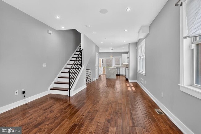 Building Photo - 1259 S 19th St
