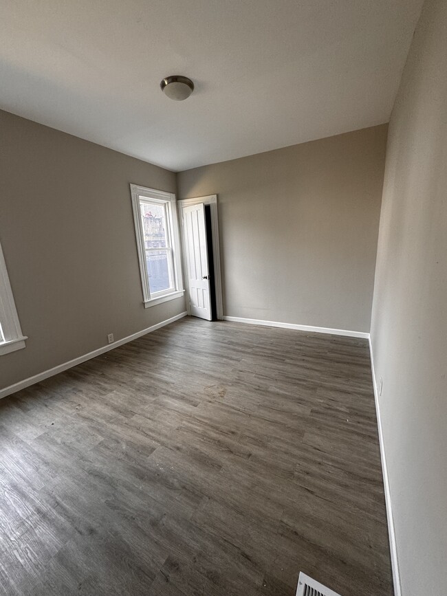 Living room - 772 Arctic St