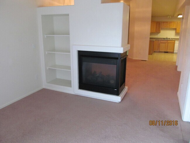Foto del edificio - FEELS LIKE HOME! 2BD CONDO with MOUNTAIN VIEWS - Security Deposit Waiver Available