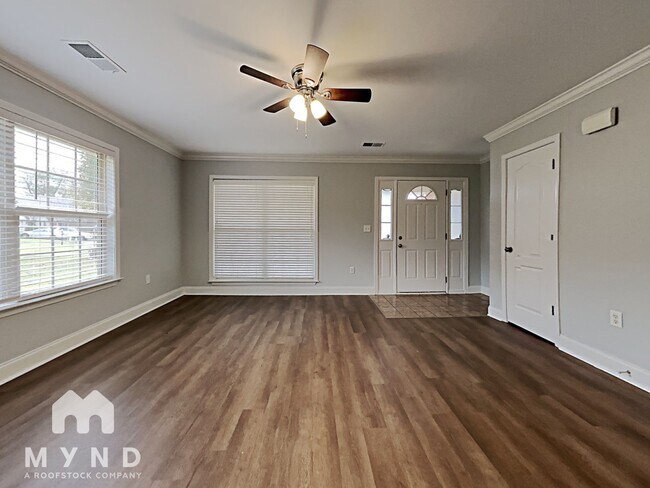 Foto del edificio - 2086 Edgewood Dr