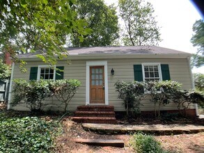 Building Photo - 817 Old Pittsboro Rd
