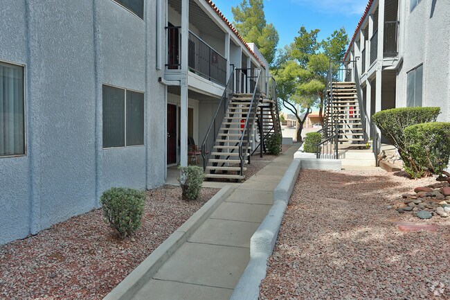 Foto del edificio - Mountain Lakes Apartments