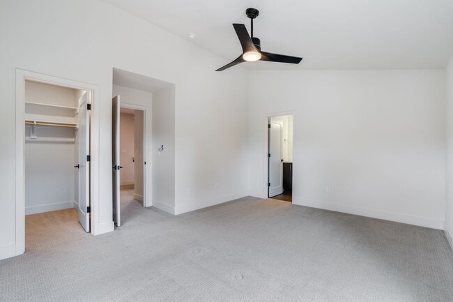 Building Photo - Beautiful 3 Bed, 3 Bath Rental Home in Bre...