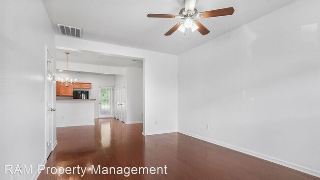 Foto del edificio - 2 br, 1.5 bath House - 4006 Clinton Lane