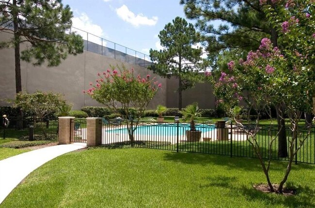 Building Photo - 651 Bering Dr