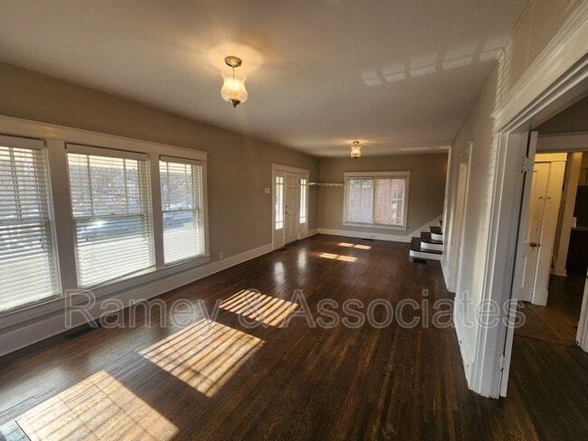 Building Photo - 2029 Baringer Ave