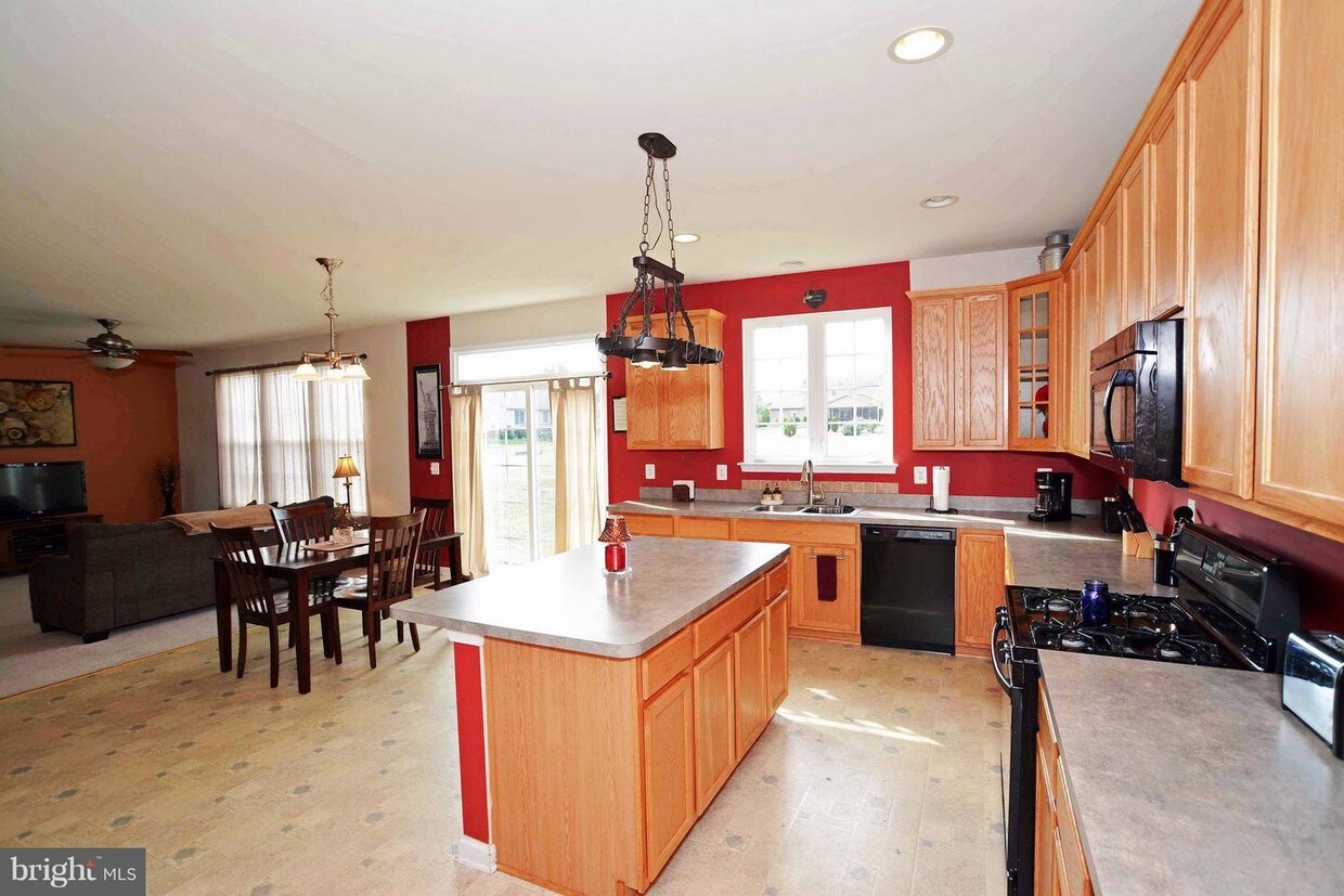 Primary Photo - 103 Ayrshire Ct