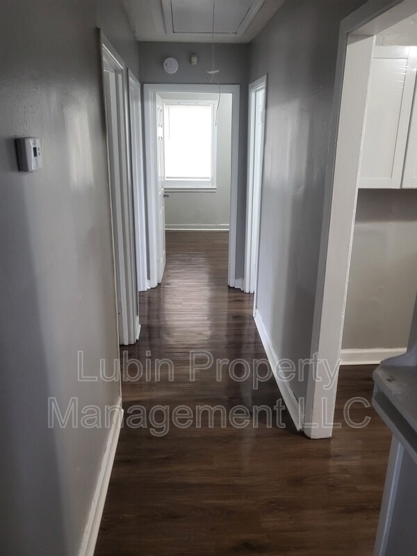 Building Photo - 2702 Lola Ave