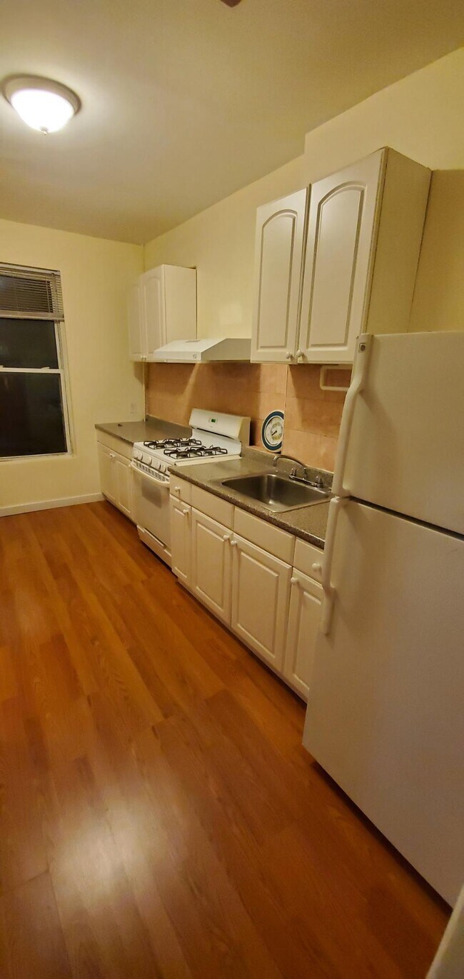 Kitchen - 227 15th St