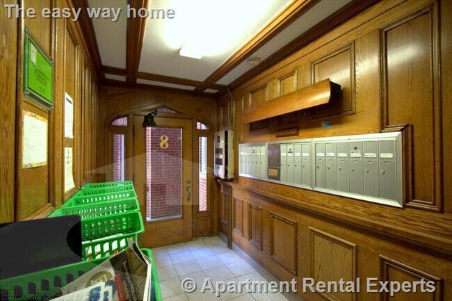 Building Photo - 8 Craigie St