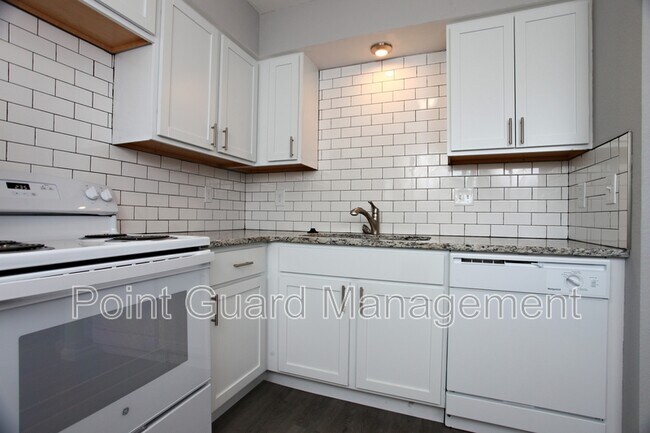 Building Photo - 534 N Dunsworth Ave