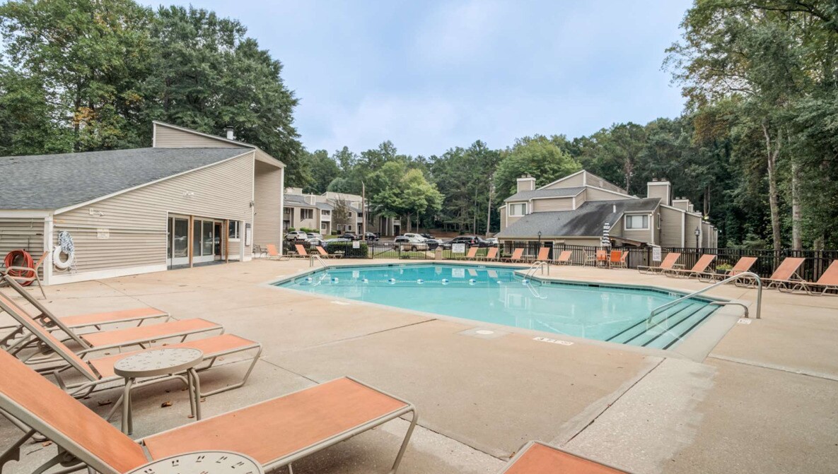 Foto principal - The Bluffs Apartment Homes