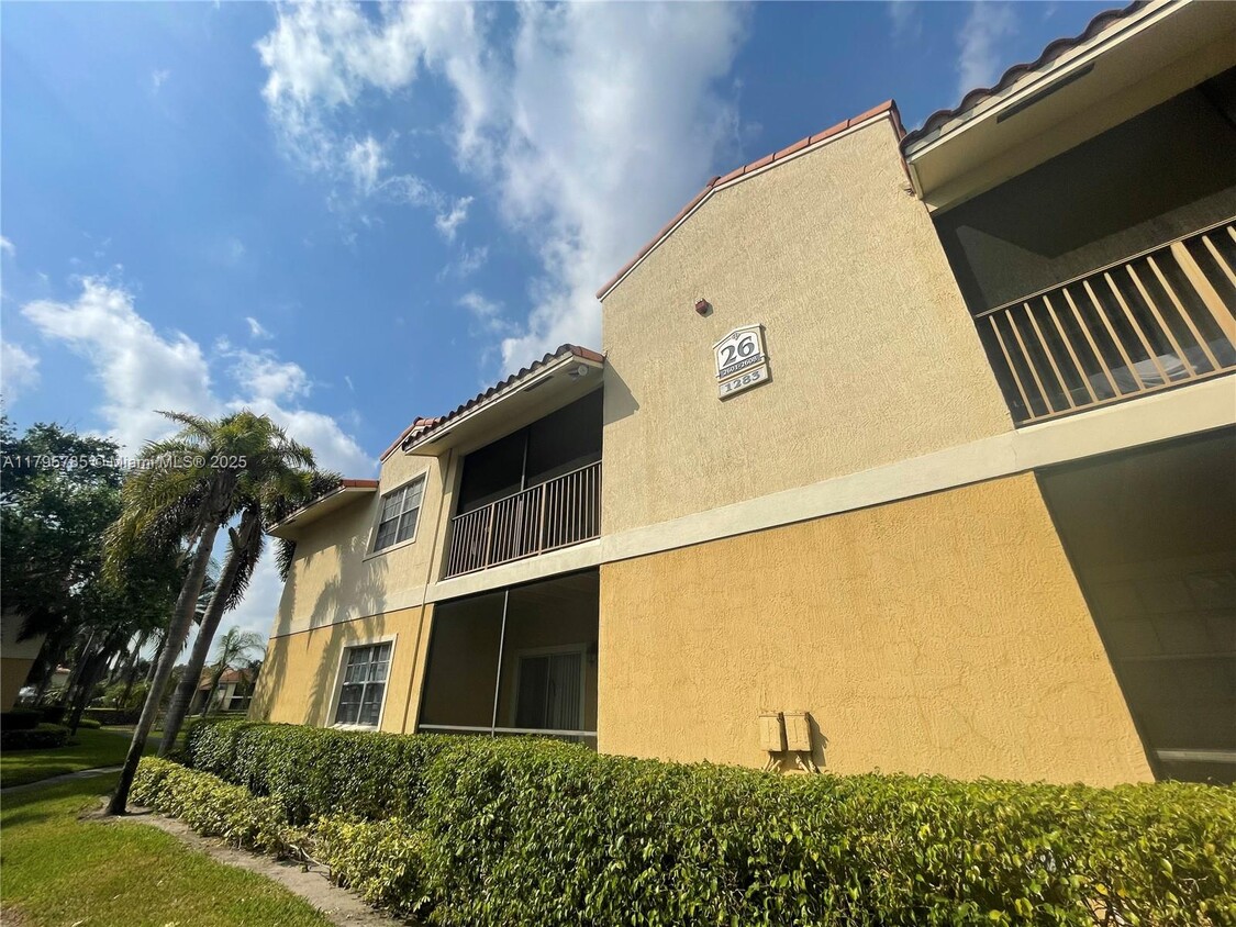 Primary Photo - 1283 SW 46th Ave