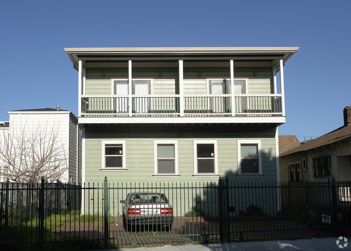 Building Photo - 824 Peralta St