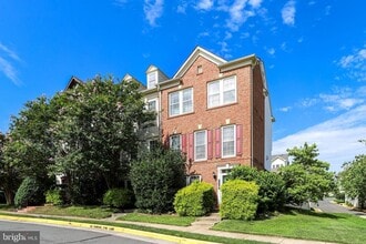 Building Photo - 192 Flowering Dogwood Terr SE