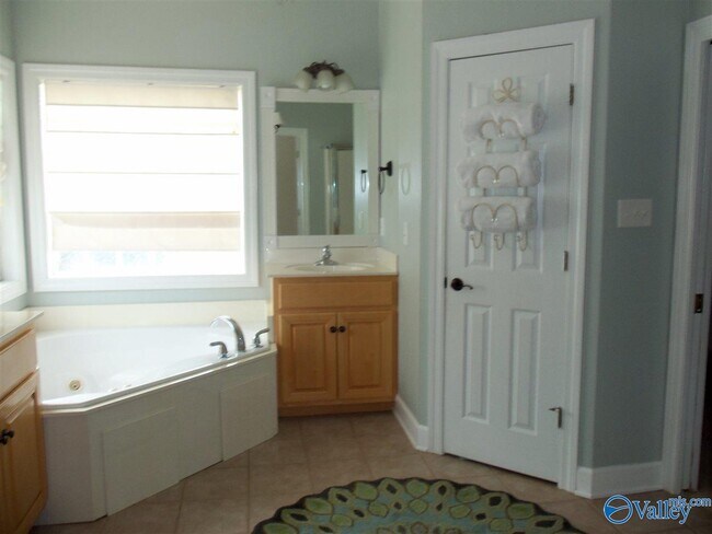 Building Photo - 116 Compass Point Dr
