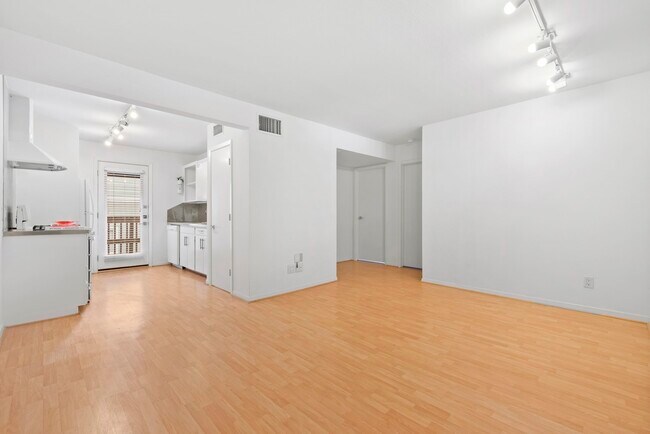 Foto del edificio - 217 E 12th St