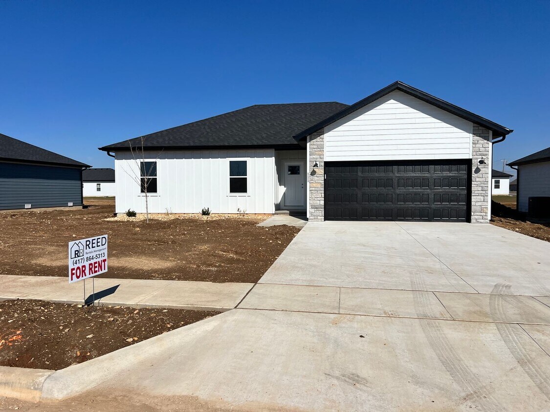 Primary Photo - Brand New 4 bed 2 bath 2 Car Garage! 1/2 o...