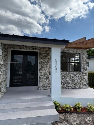 Building Photo - 5152 SW 6th St