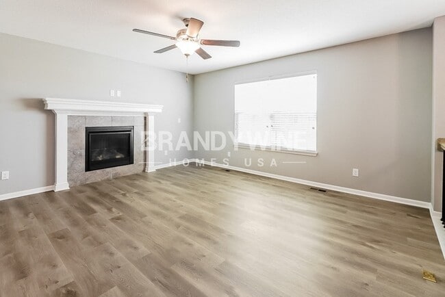 Building Photo - Create Beautiful Memories in New Sunrise F...