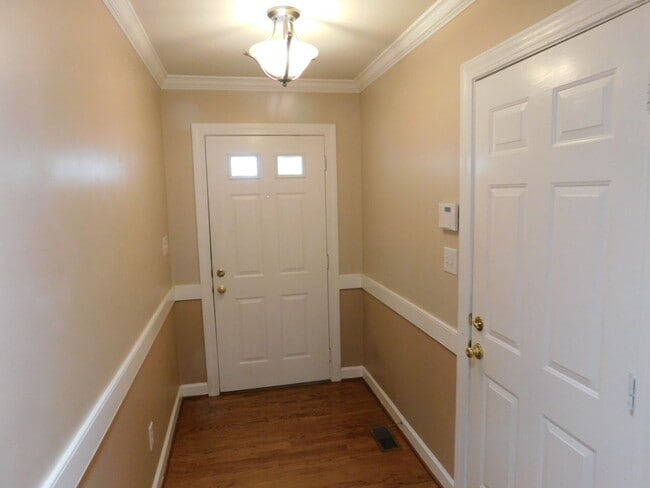 Building Photo - Beautiful home in the heart of Morehead City