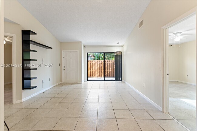Foto del edificio - 2734 N Nob Hill Rd