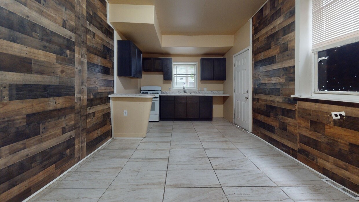 Renovated 3 Br for rent - Renovated 3 Br for rent
