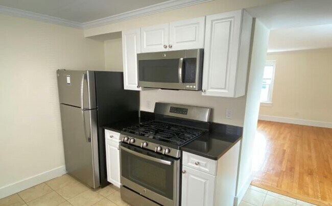 Building Photo - 45 Langdon St