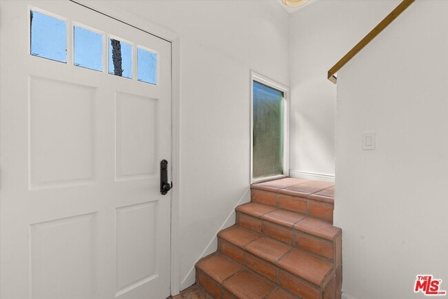 Building Photo - 734 N Bundy Dr
