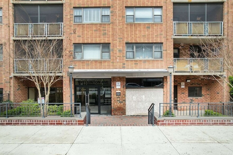 Primary Photo - 100 Clinton Avenue Unit 4K