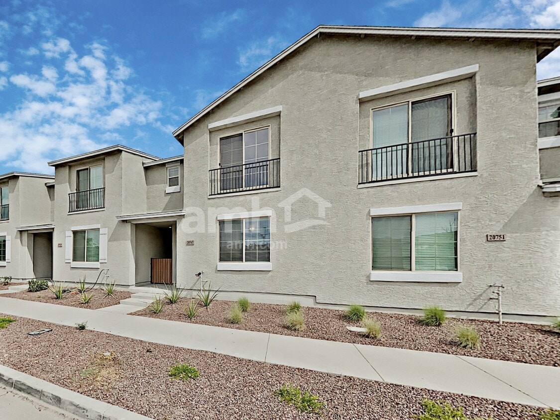 Primary Photo - 20747 W Maiden Ln