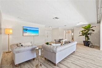 Building Photo - 2125 Marina Dr