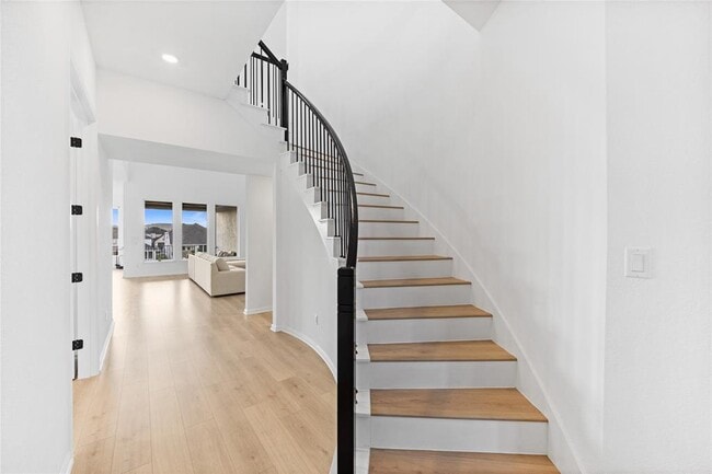 Building Photo - 1953 Varese Path