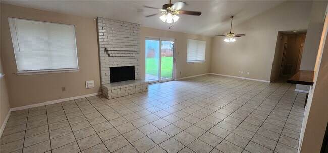 Building Photo - 15215 Ensenada Dr