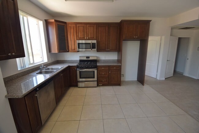 Building Photo - 7122 Amigo Ave