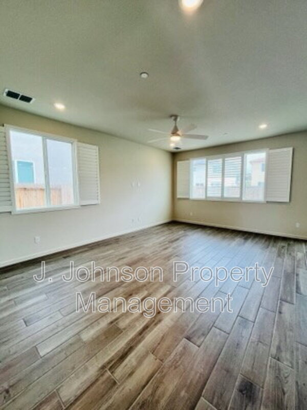 Foto del edificio - 3115 Tinsley St