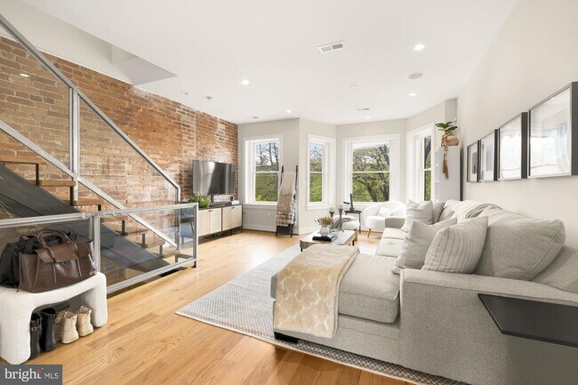 Foto del edificio - 122 Bryant St NW