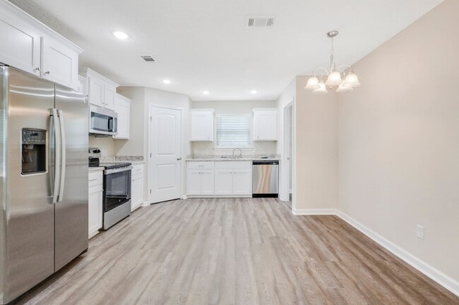 Building Photo - 3bd 2ba HOME FOR RENT!