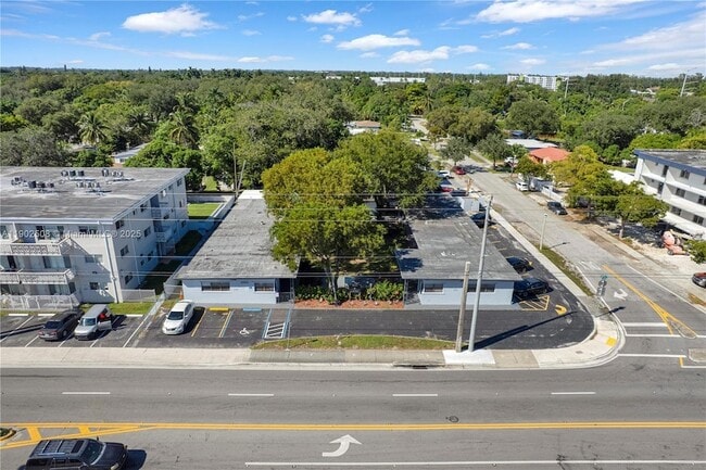 Building Photo - 13390 NE 6th Ave