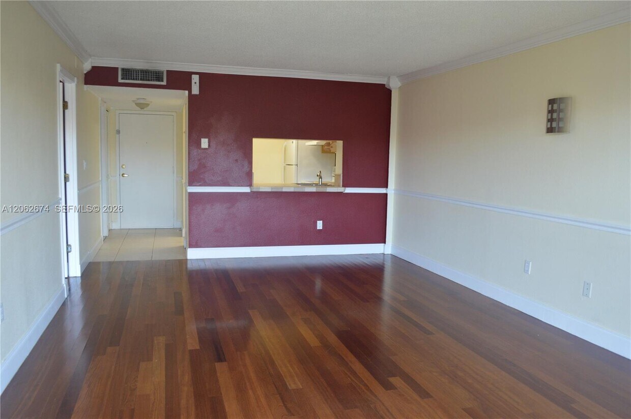 Foto del edificio - 9320 Fontainebleau Blvd