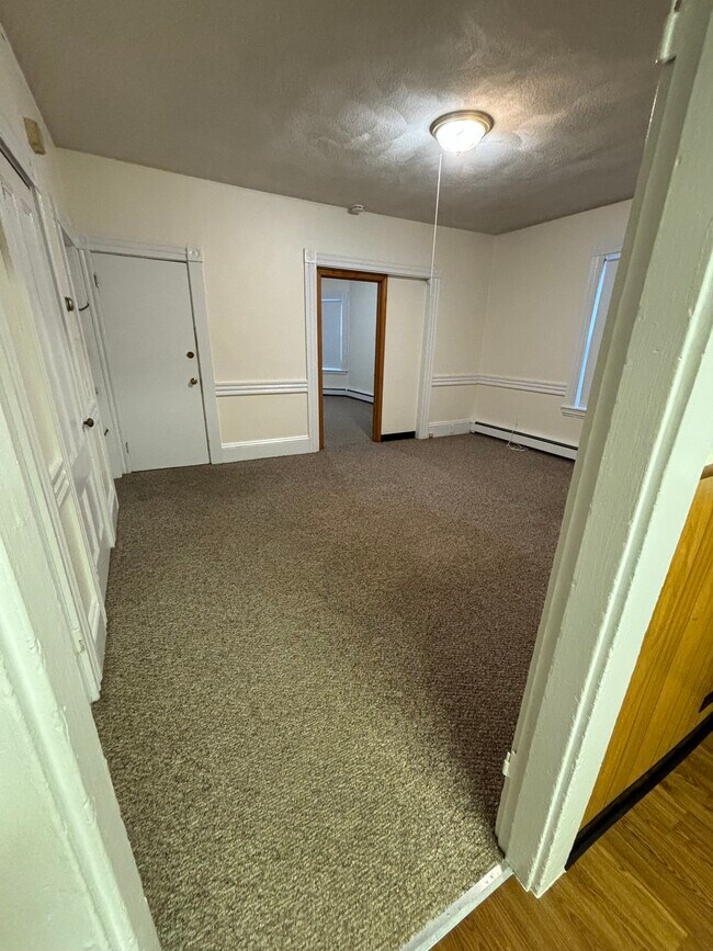 Building Photo - 203 Ash St