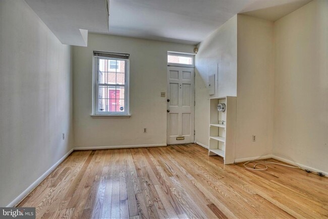 Building Photo - 3 E Hamburg St