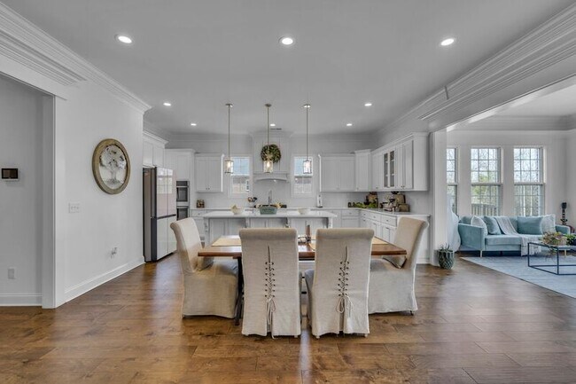 Building Photo - 333 Merrydale Dr