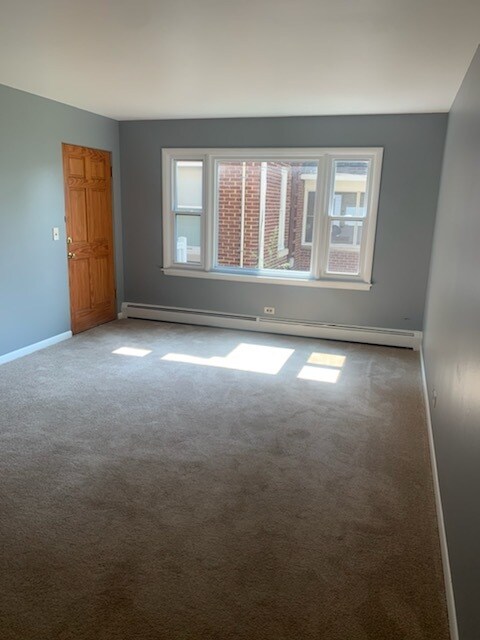 LIVING - 227 N Brainard St